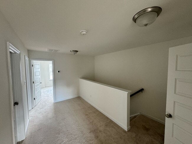 Building Photo - 18633 Palisades Rdg