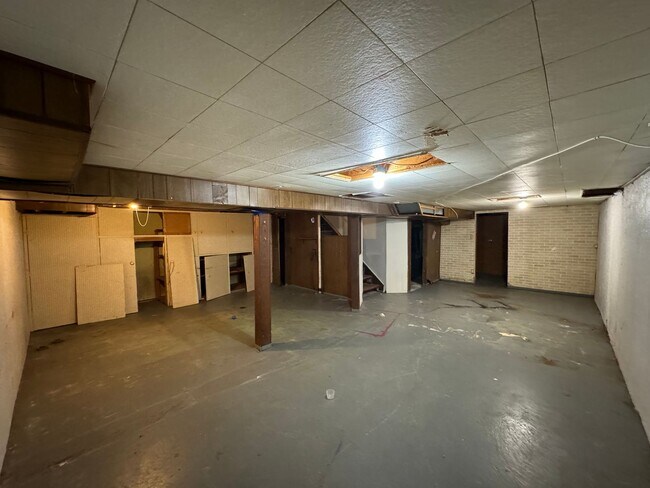 Building Photo - 29636 Edward Dr
