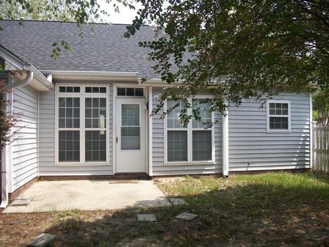 Building Photo - 95 Providence Plantation Cir