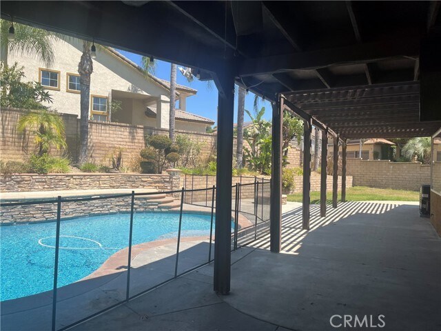 Building Photo - 2300 Meadow View Ln