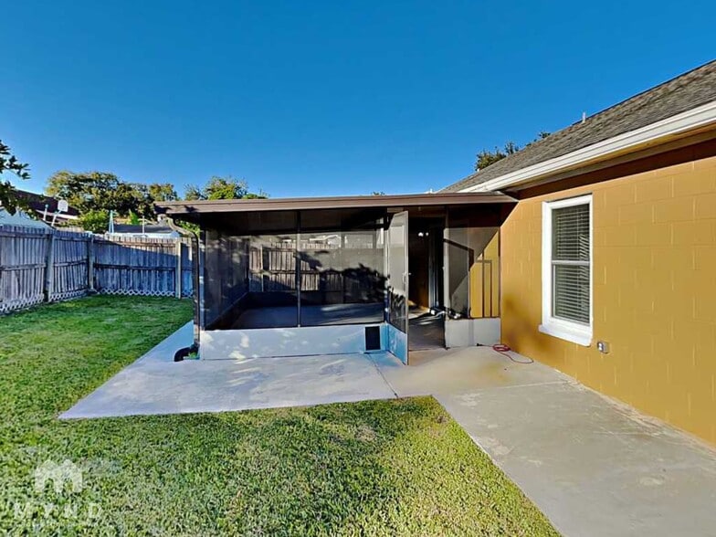 Building Photo - 8310 Clermont St