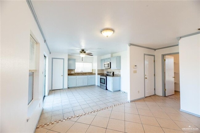 Building Photo - 14 W 40th St