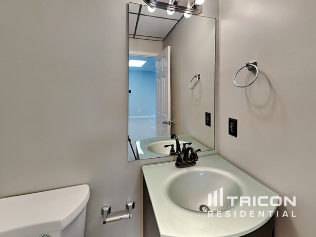 Building Photo - 5922 Graywood Cir SE