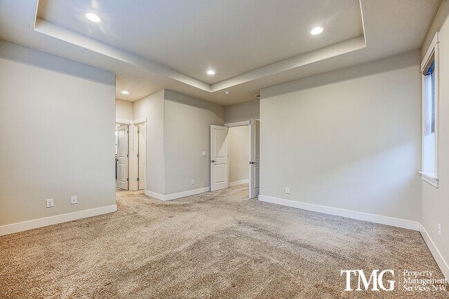 Building Photo - Spacious 4 BD Home with Private Backyard & Community Amenities!