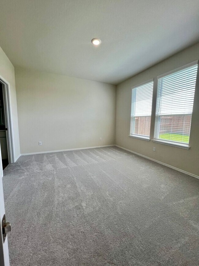 Building Photo - Charming 3BR 2BA House in Buda