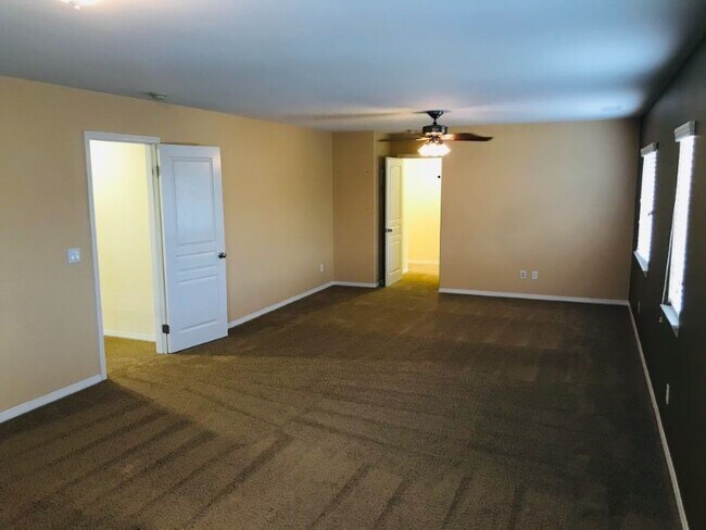 Building Photo - 45611 Basswood Ct