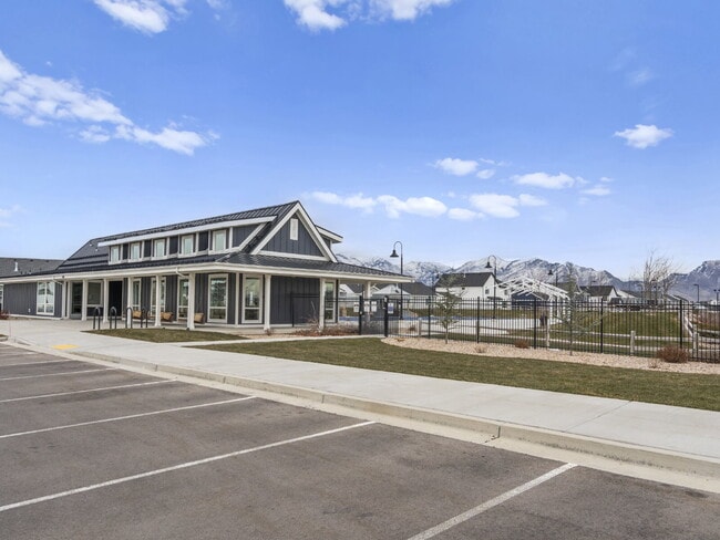 Building Photo - 3-6 month Lease- Beautiful Basement Apartment with Private Entrance