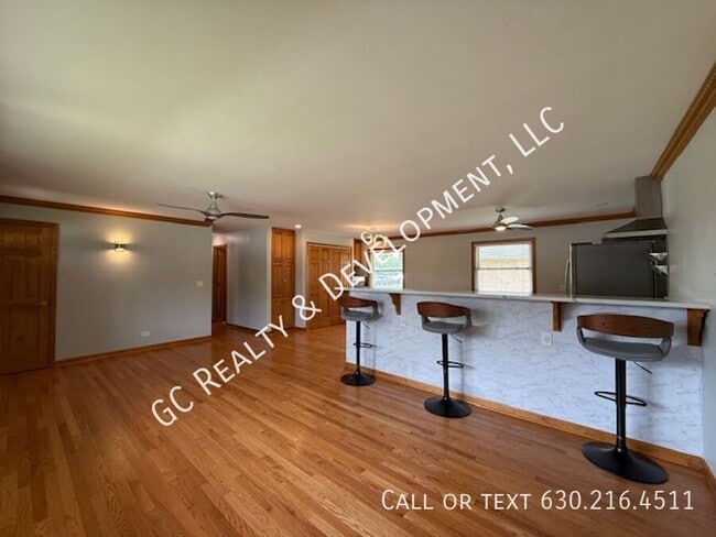 Building Photo - 381 W Millers Rd