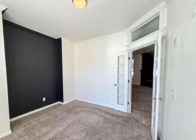 Building Photo - Gated in West Edmond! Storm Shelter! Tons of Space!