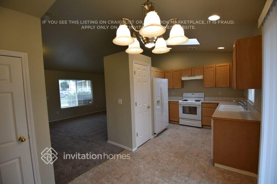 Building Photo - 6118 51st St NE