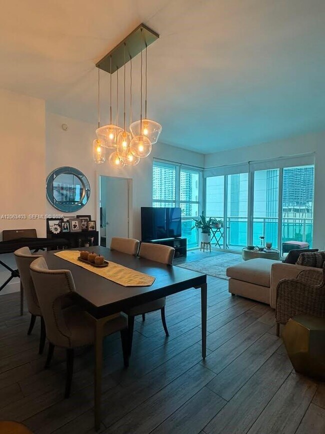 Building Photo - 951 Brickell Ave