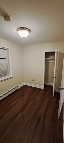 Building Photo - 3227 7th Ave