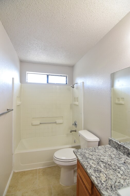 Building Photo - 2212 Jay Dr