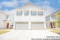 Building Photo - 10347 Lynwood Branch