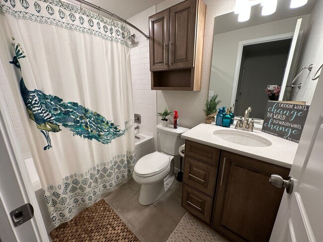 Building Photo - STUNNING HOME IN FLYING HORSE! CLOSE TO PO...