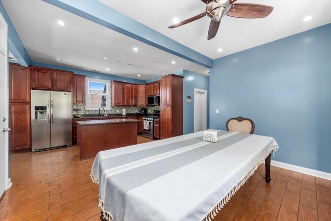 Building Photo - 5108 W 24th Pl