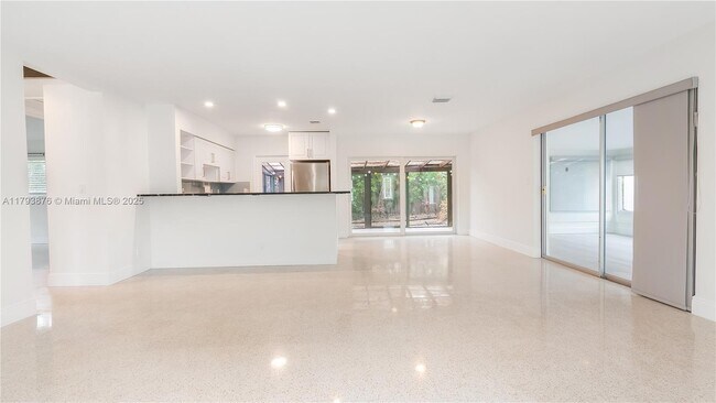 Building Photo - 4512 Sea Grape Dr