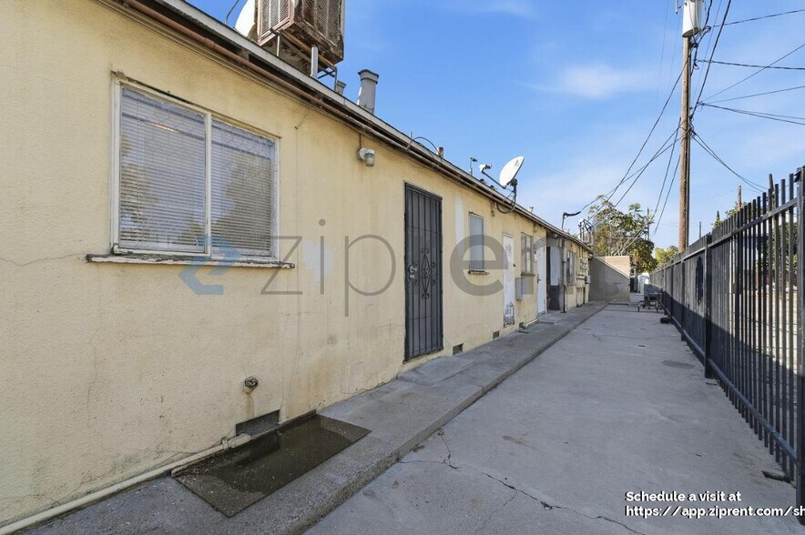 Building Photo - 139 W 18th St