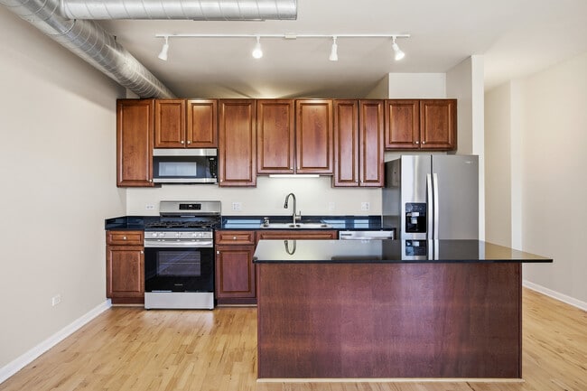 Building Photo - 1200 W Monroe St