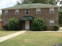 Building Photo - 1508 E 13th St