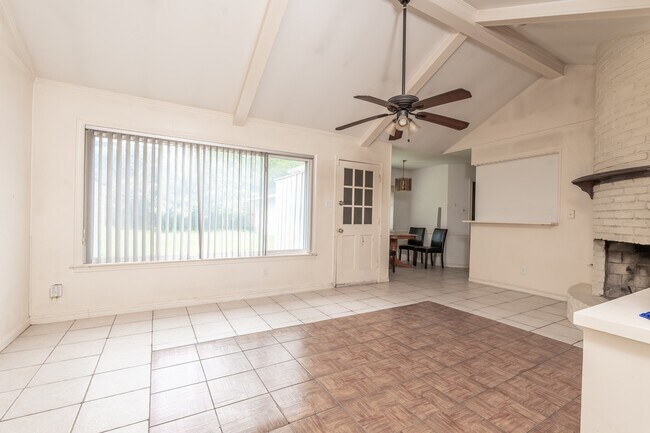 Building Photo - 8819 Hazen St