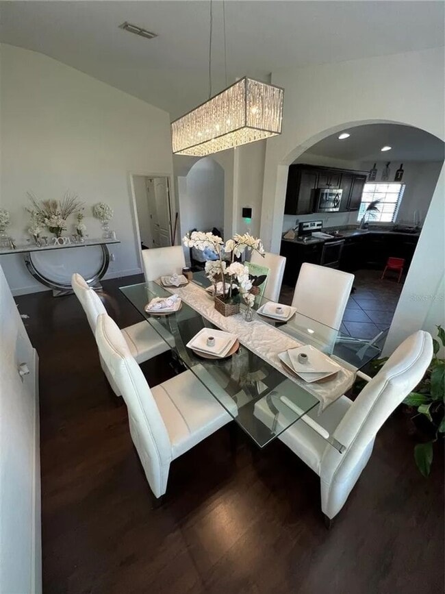 Building Photo - 2641 Sunset Cir