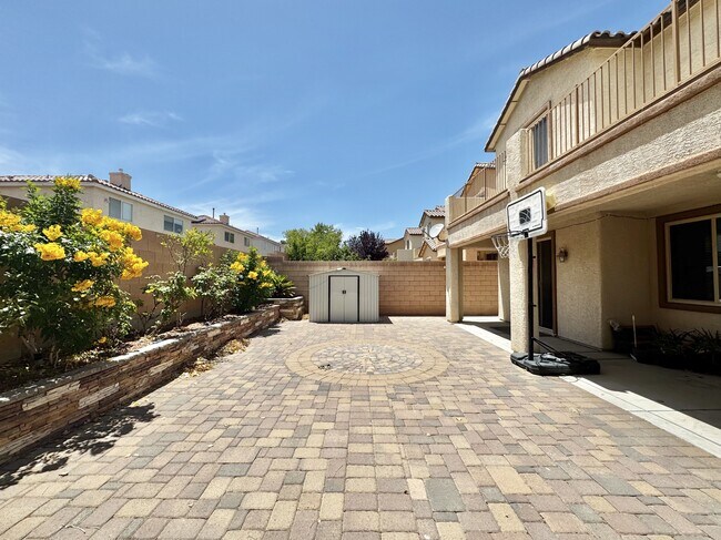 Building Photo - 10037 White Mulberry Dr