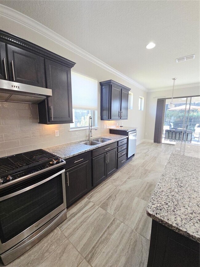 Building Photo - 588 Cantabria Dr