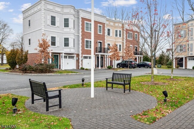Building Photo - 25 Stonybrook Cir