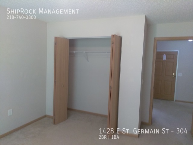 Building Photo - 1428 E St Germain St