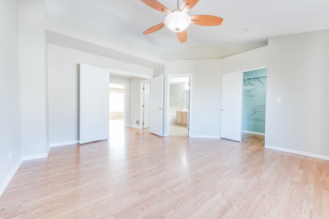 Building Photo - 3377 Ravinia Cir