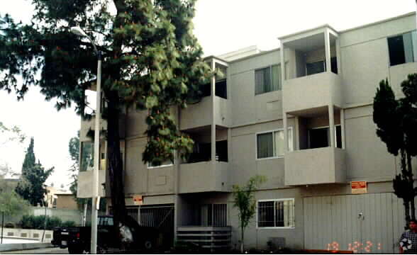 Building Photo - 1762 Tamarind Ave