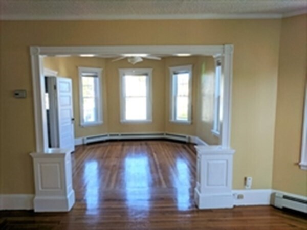 Building Photo - 17 Dunlap St
