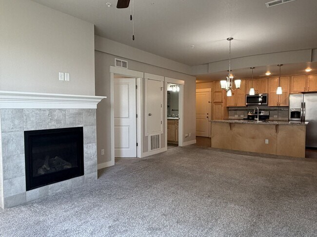 Building Photo - $200 Off First Month! Secure, Stylish & Convenient – 2 Bed Condo in Loveland