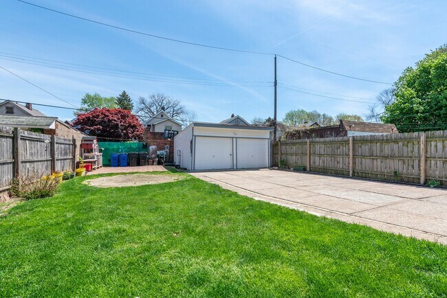 Building Photo - 3977 W 23rd St