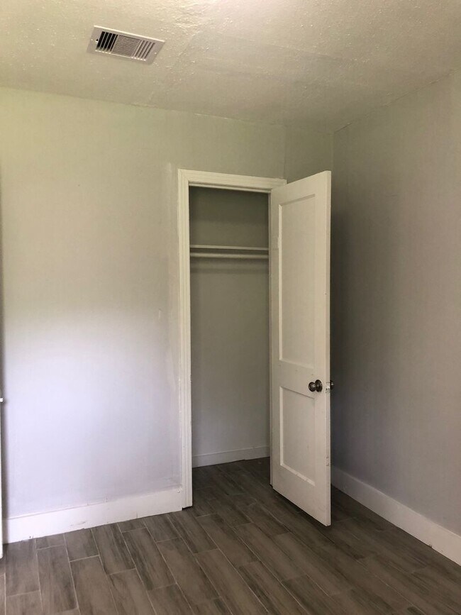 Building Photo - Gorgeous all renovated Home in Beaumont, TX!