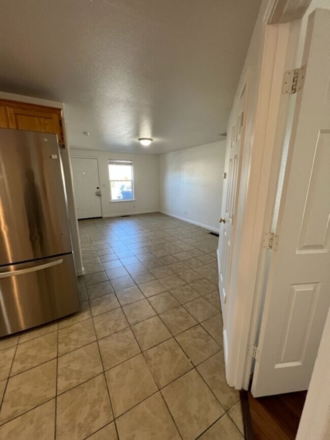 Building Photo - 710-710 Cedar St