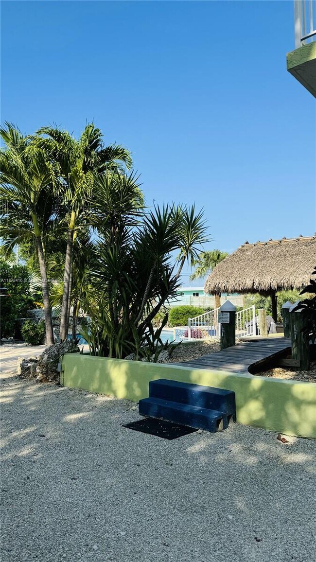 Building Photo - 443 4th Rd