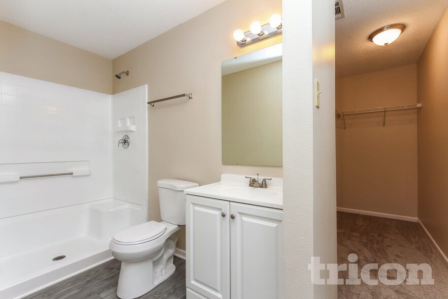 Building Photo - 171 Declaration Dr