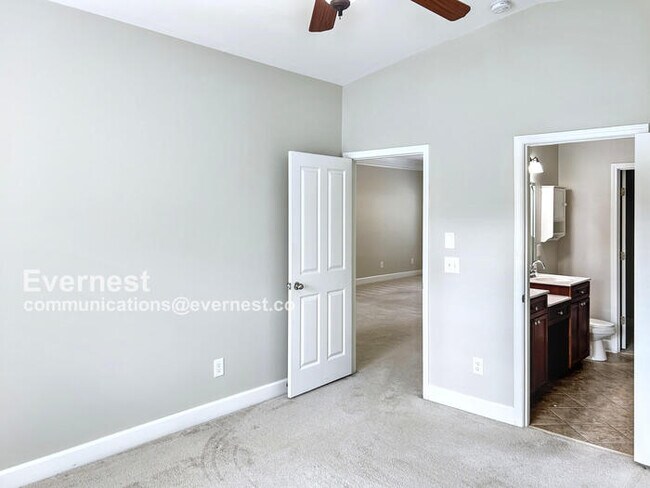 Building Photo - 9109 Otter Ln