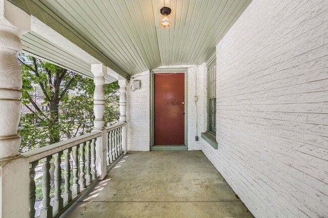 Building Photo - 6025 Lewis St