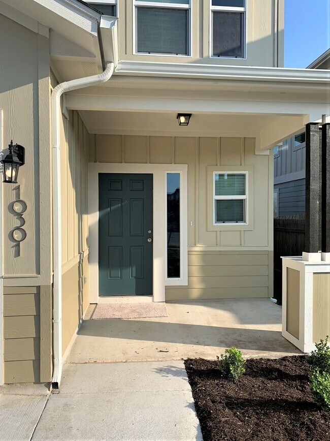 Building Photo - 4-bedroom Home in Vistas of Austin Communi...
