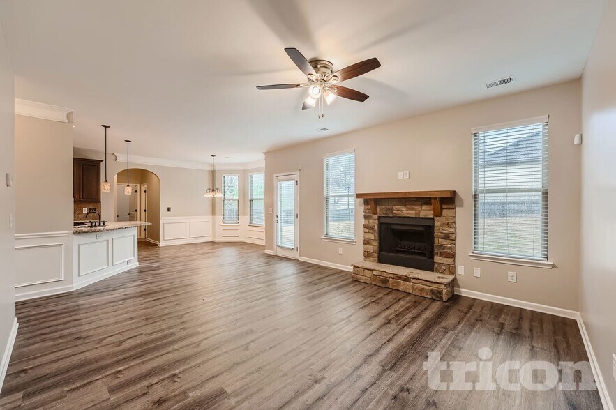 Building Photo - 4025 Trimrose Ct