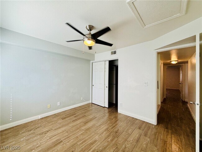 Building Photo - 2750 S Durango Dr