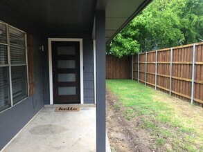 Building Photo - DSP-600 N East Duplex