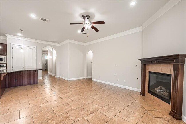Building Photo - 4006 Gloucester Dr