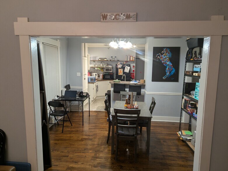 Building Photo - 515 S Wheeling Ave