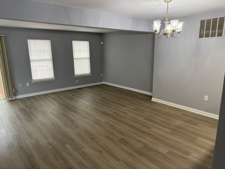 LR/DR - 11440 Dunloring Pl