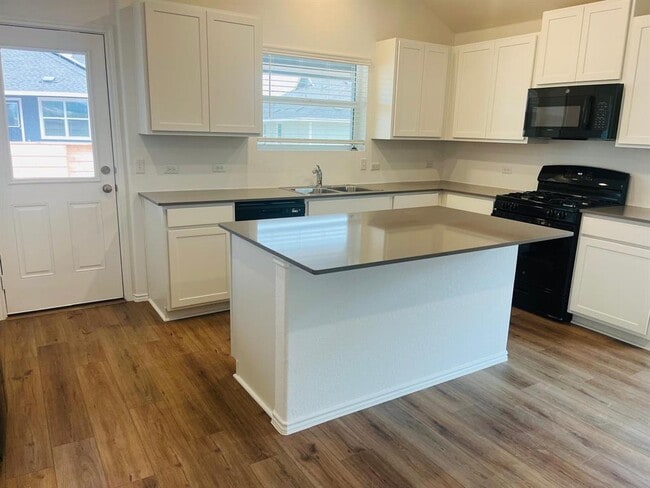 Building Photo - 1405 Marley