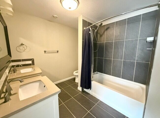 Building Photo - 1005 Idlewood Ave